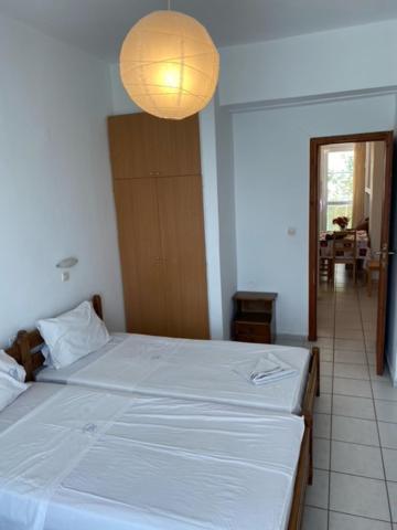 Alexandra 110, 4' From Apartment